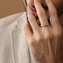 Load image into Gallery viewer, Zevar Amaze Silver Ring for Men