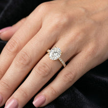 Load image into Gallery viewer, Devika 2ct Oval Moissanite Solitaire Diamond Ring for her