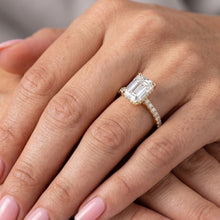 Load image into Gallery viewer, Manvi 2ct Emerald Moissanite Solitaire Diamond Ring for her