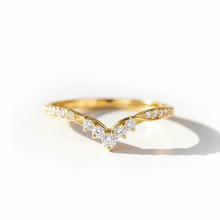 Load image into Gallery viewer, Ojasvi Silver Ring for Women