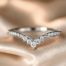 Load image into Gallery viewer, Ojasvi Silver Ring for Women