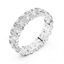 Load image into Gallery viewer, moissanite Diamond ring with a white background