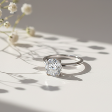 Load image into Gallery viewer, Fedora Diamond Silver Ring for Women