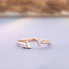Load image into Gallery viewer, Rose Gold Trillion Ring