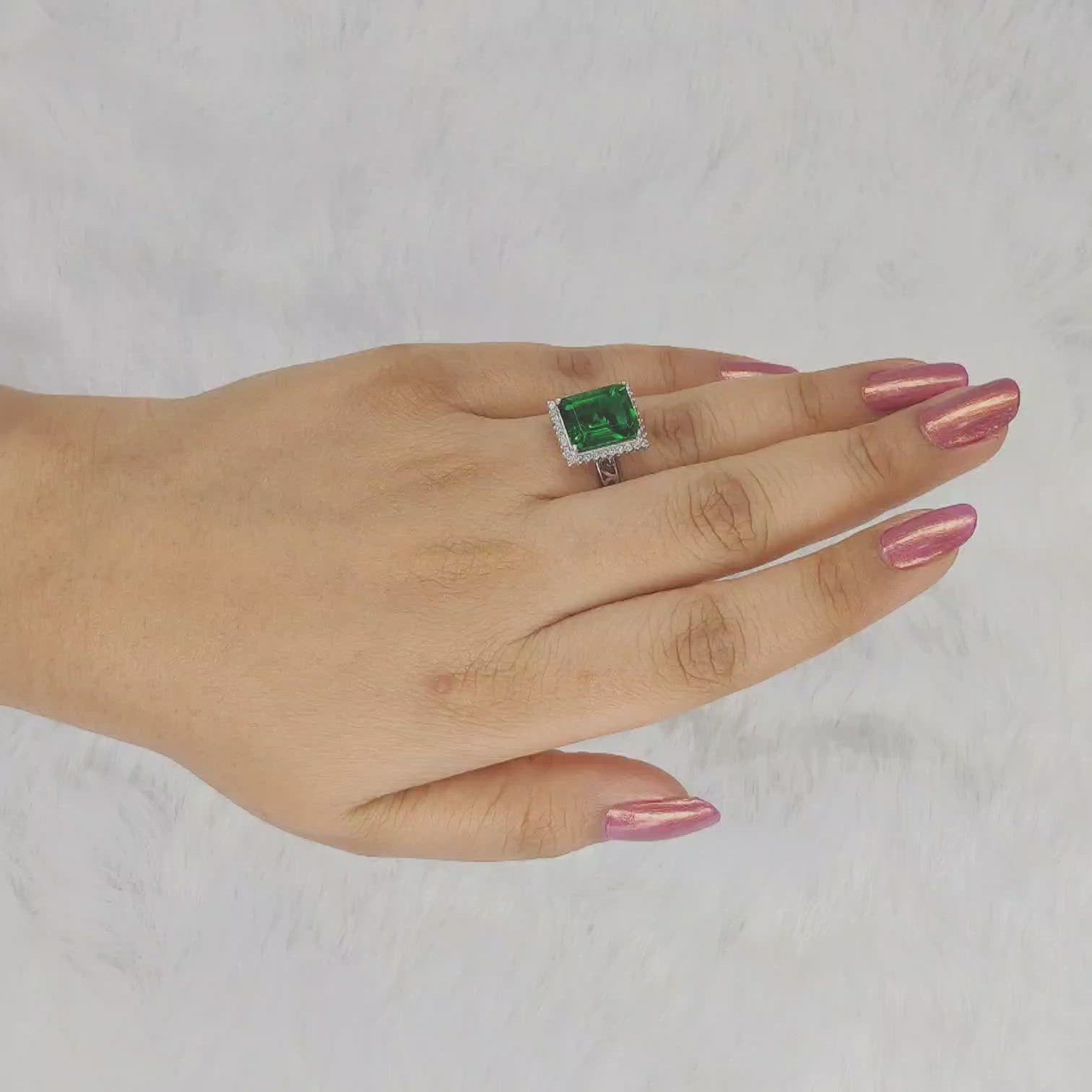 Green Emerald Ring