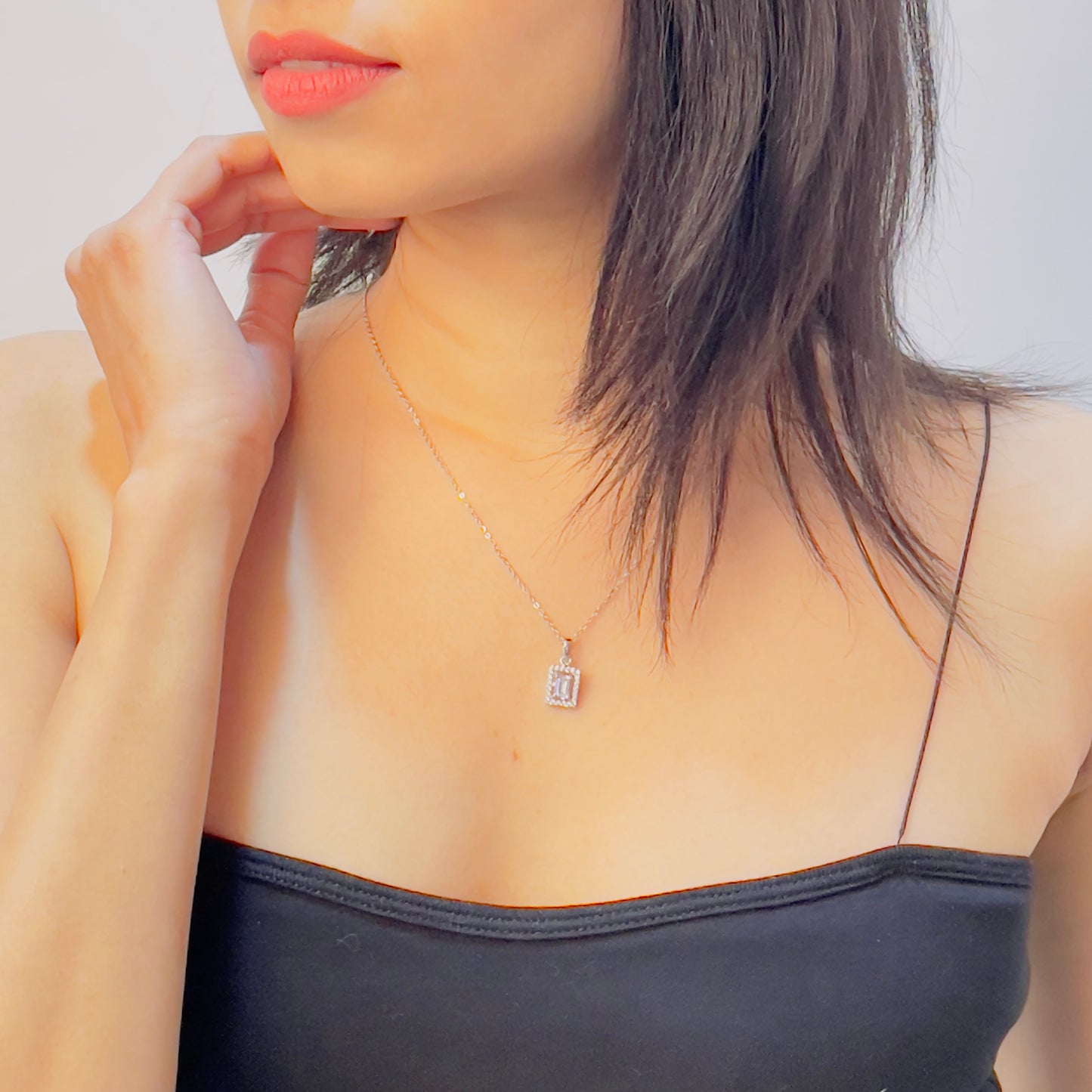 Adonia Pendant Set