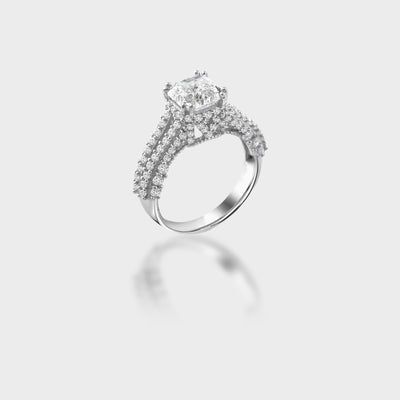 Myra Ring Moissanite
