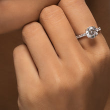 Load image into Gallery viewer, Zevar amaze Silver ring for her - hand model